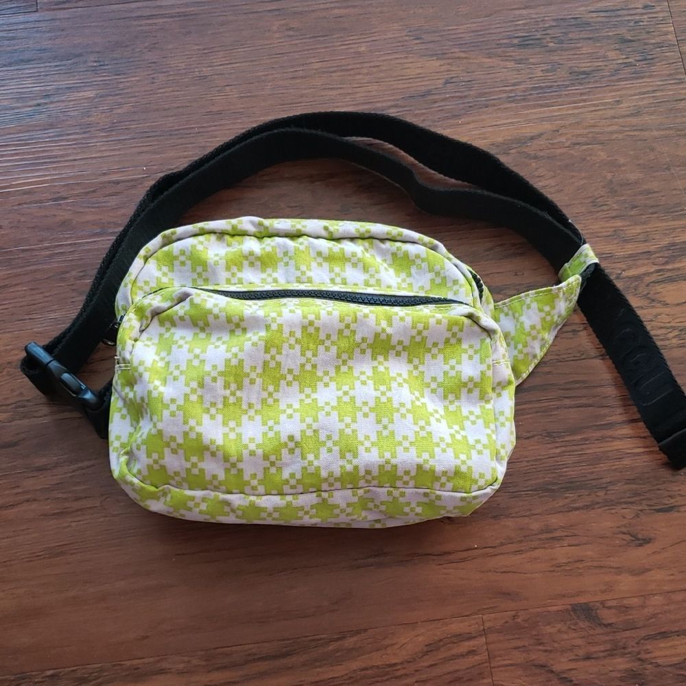 BAGGU Green Gray Houndstooth Waist Bag